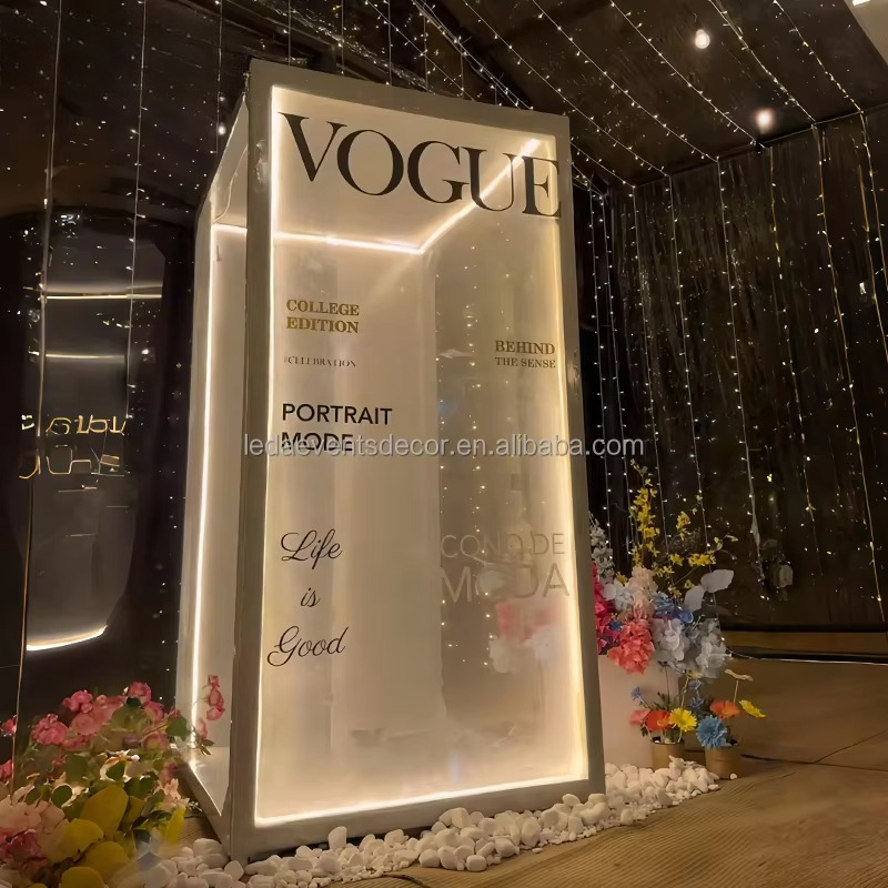 Lighting And Decor Magazine - Studio Foto Pesta Acara Modern Dekorasi