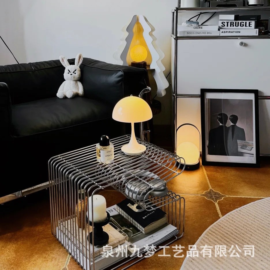 Lighting And Decor Magazine - Rak majalah dan koran lantai sederhana