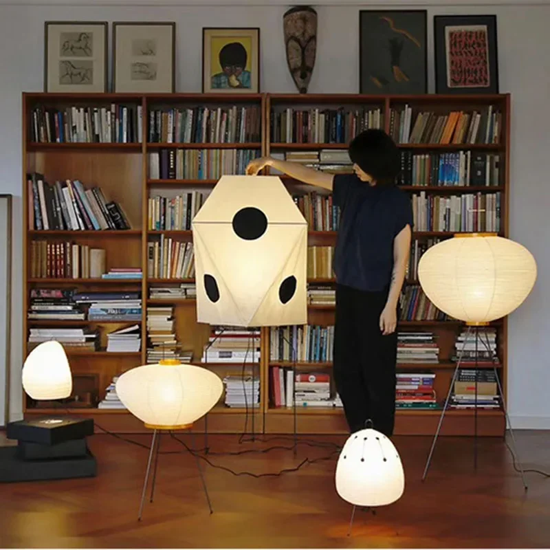 Floor Lamp Tripod - Lampu Lantai Kertas Beras Akari Noguchi